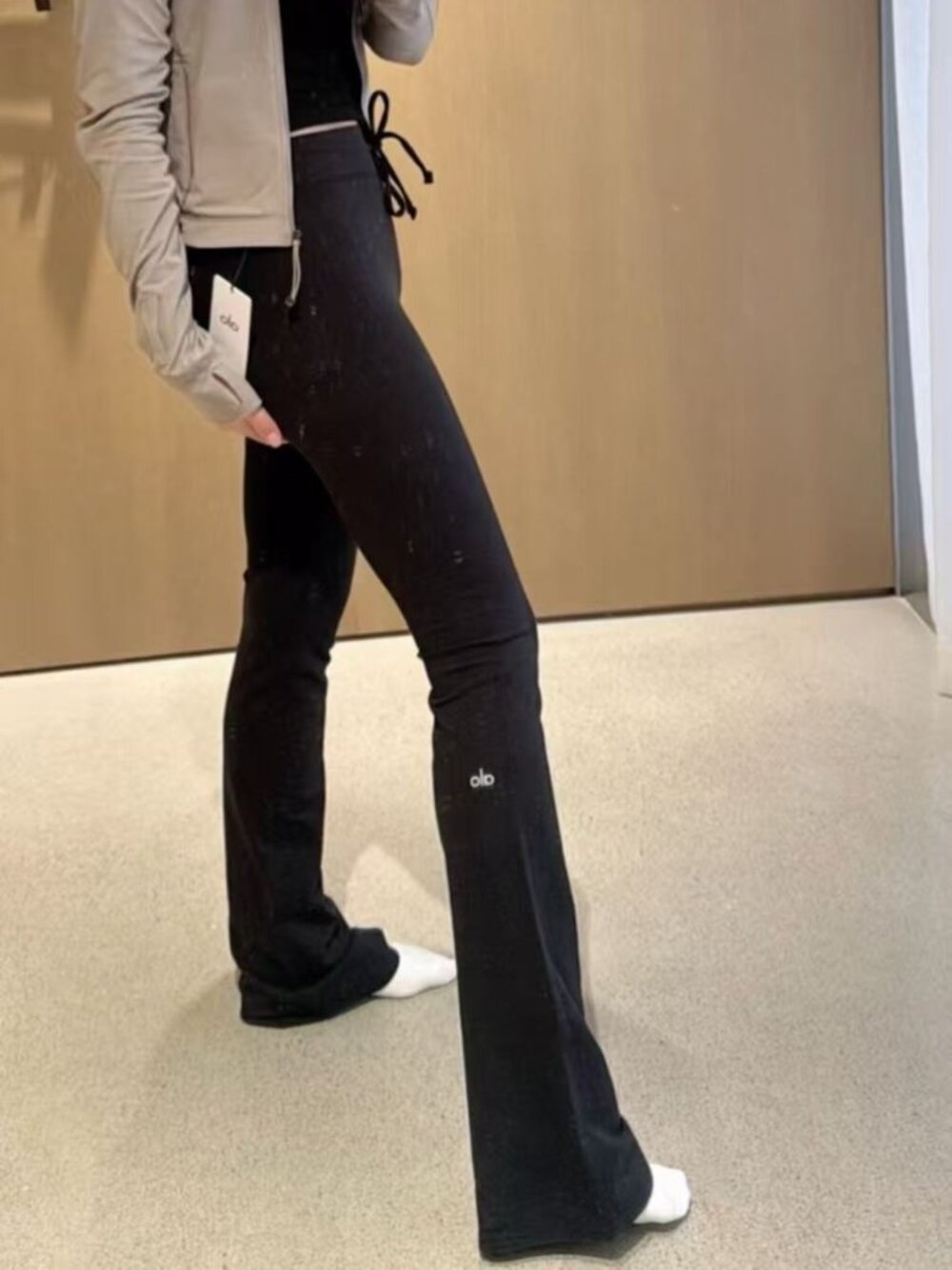 Pilates & Everyday Style Alo Yoga🖤Sway Bootcut Sweatpant Black NWT Long-Leg